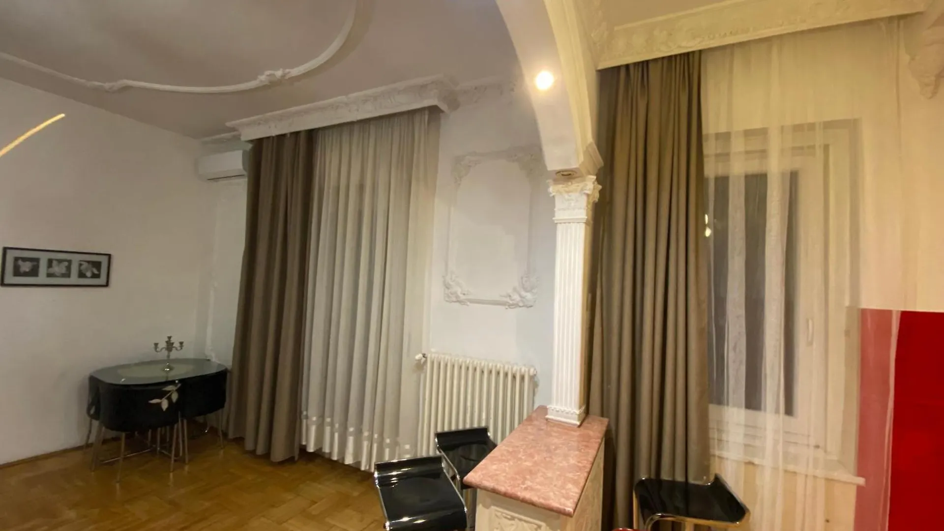 Apartment With Balcony And Ac Next To Danube Budapest Hungary